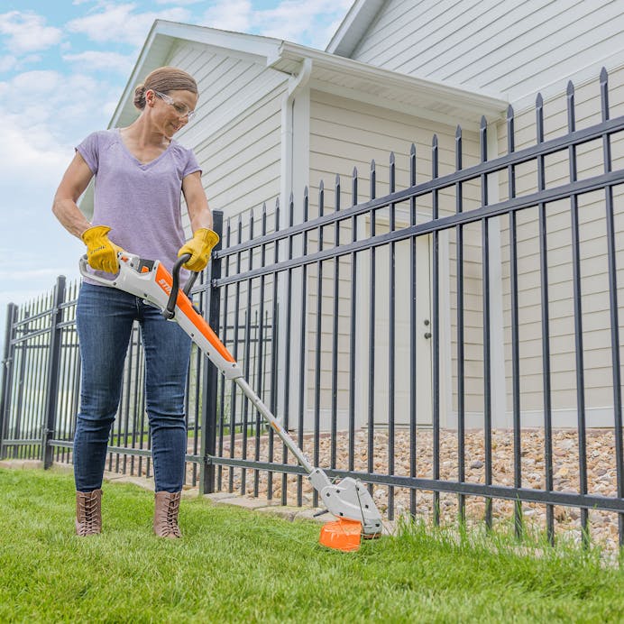 STIHL® FSA 30-2S Battery Trimmer w/ 2 Batteries & Charger | ARNS Equipment in Calgary & Online Across Canada