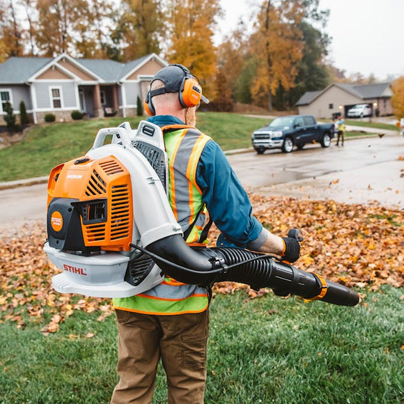 Stihl BR 800 C-E BACKPACK BLOWER | ARNS Equipment in Calgary & Online Across Canada