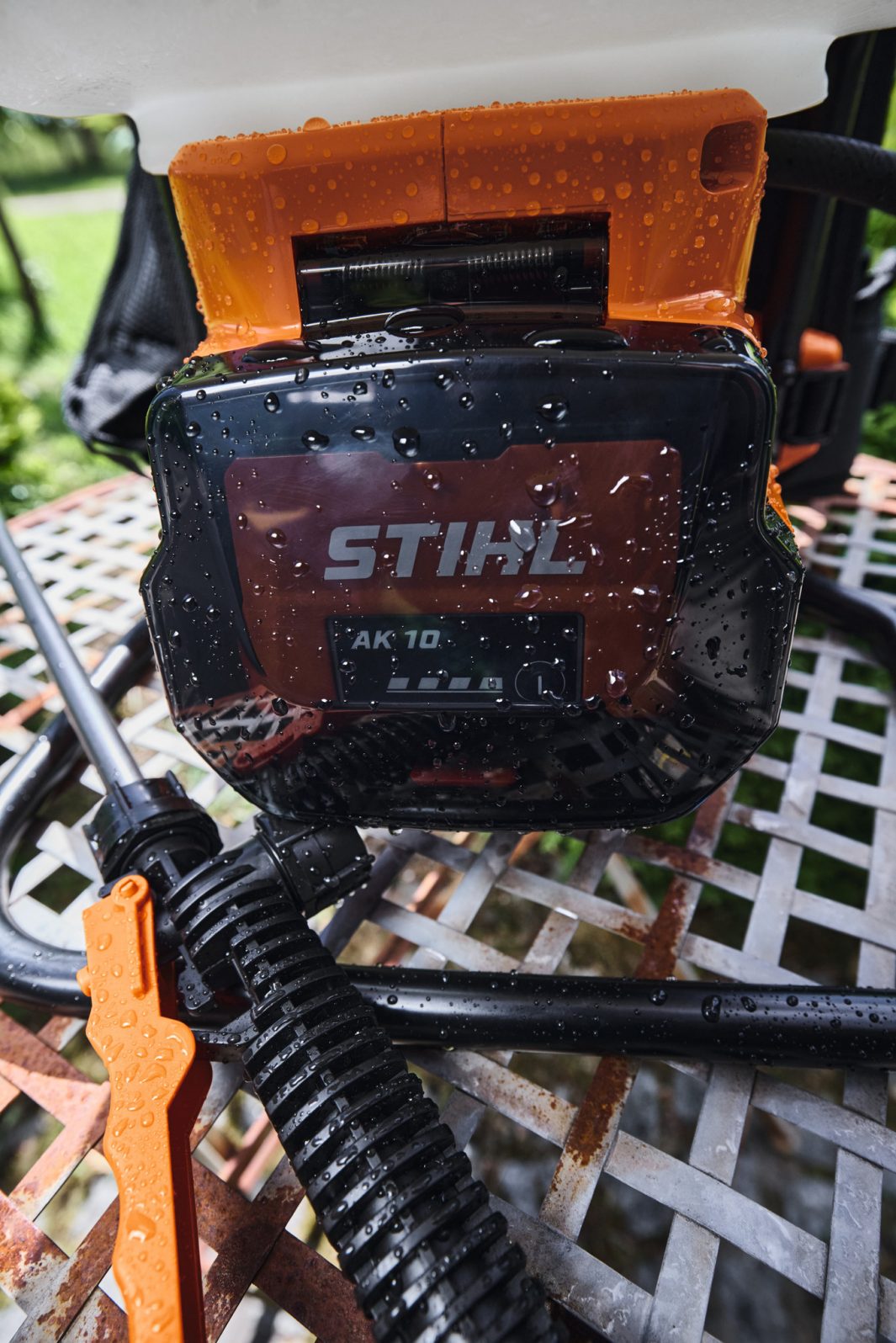 STIHL® SGA 60 (w/ AK Battery & Charger)