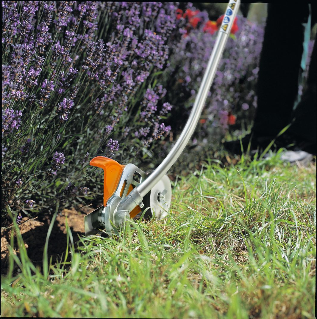 STIHL® FCB-KM Curved Shaft Lawn Edger Attachment